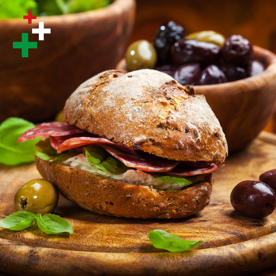 Panino gourmet al salame e tapenade di olive