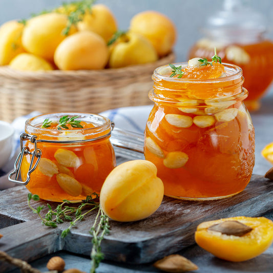 Marmellata di albicocche e mandorle