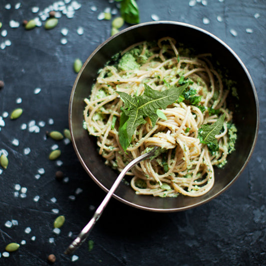 Spaghetti al pesto di puntarelle e acciughe