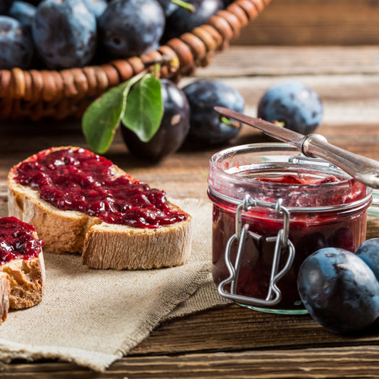 Marmellata di prugne e noci 